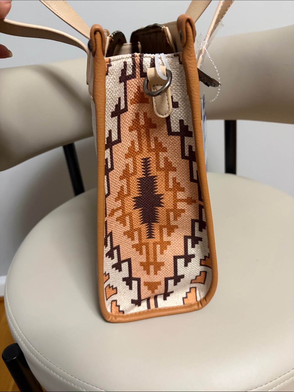 Wrangler Beige & Tan Southwestern Tote Bag - Picture 9 of 12